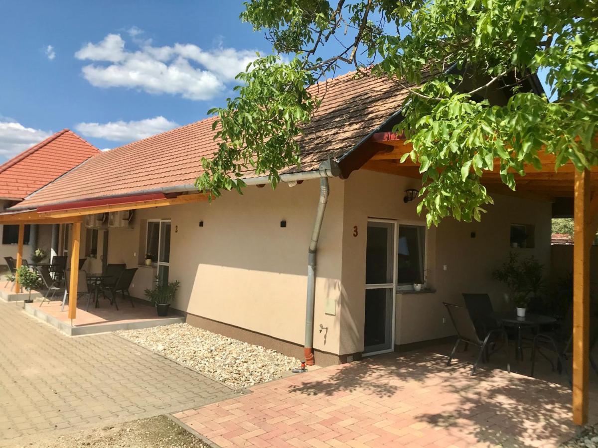 Léna Vendégház Balatonberény Extérieur photo